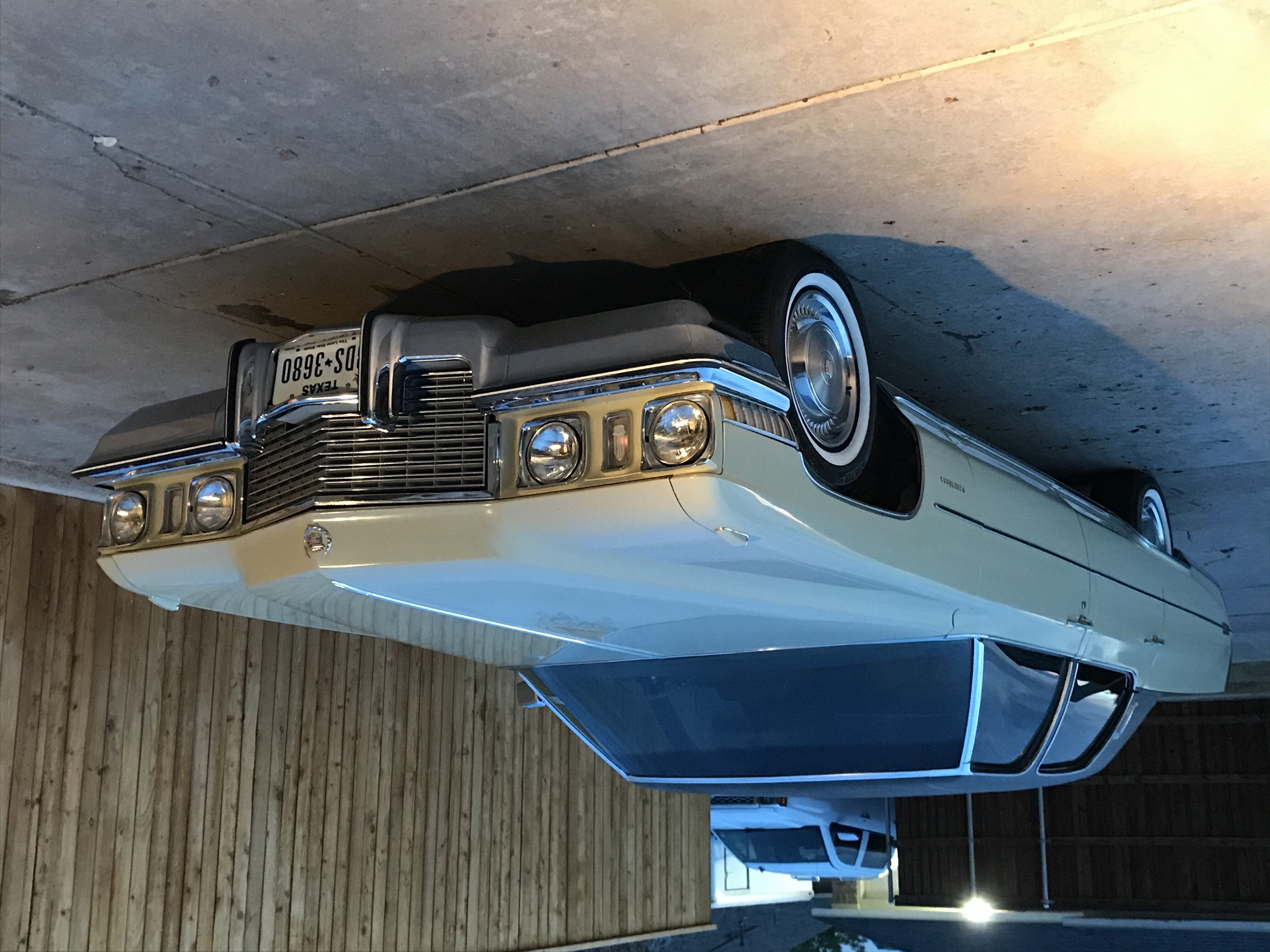Cadillac fleetwood 1972