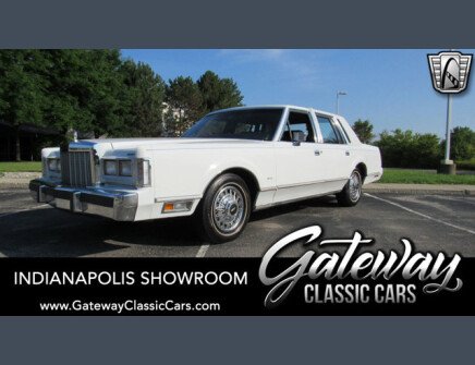 Photo 1 for 1985 Lincoln Town Car