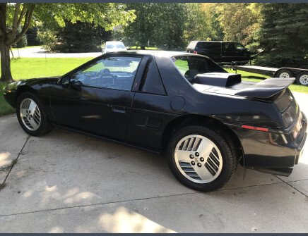 Photo 1 for 1986 Pontiac Fiero SE for Sale by Owner