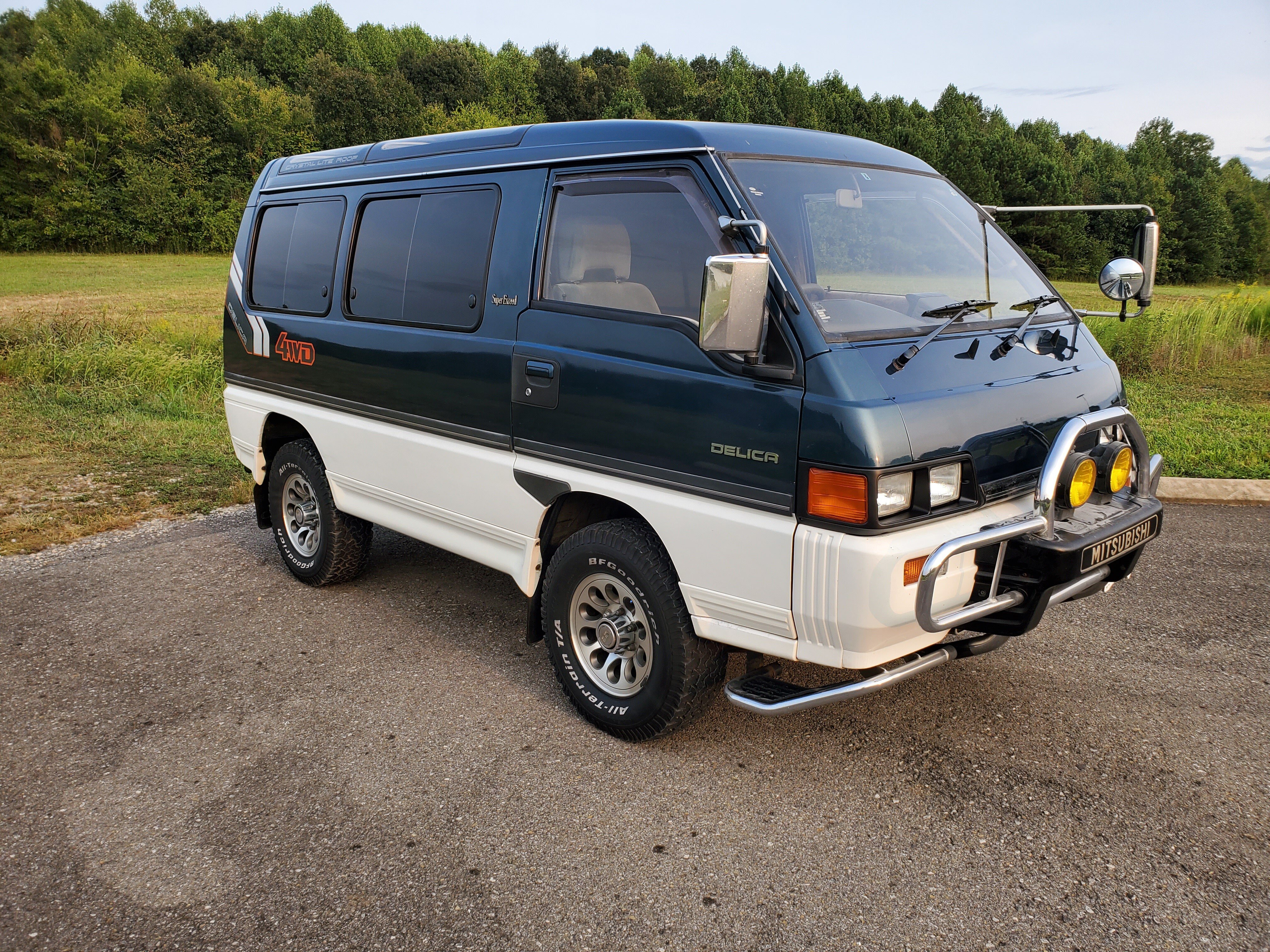 Mitsubishi delica 1990