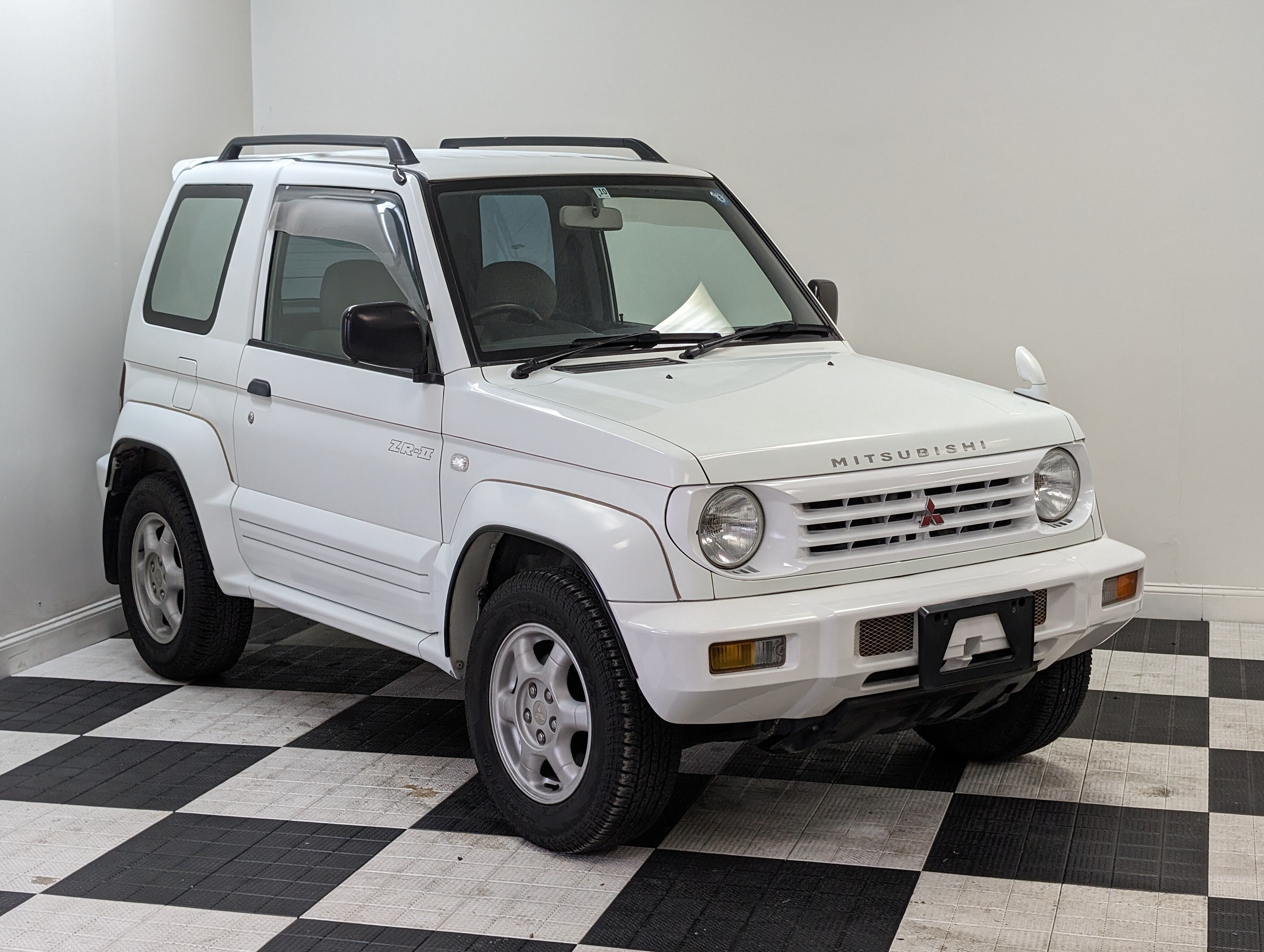 Unlocking The Secrets Of The 1996 Mitsubishi Pajero 3.0 - w27o1bf