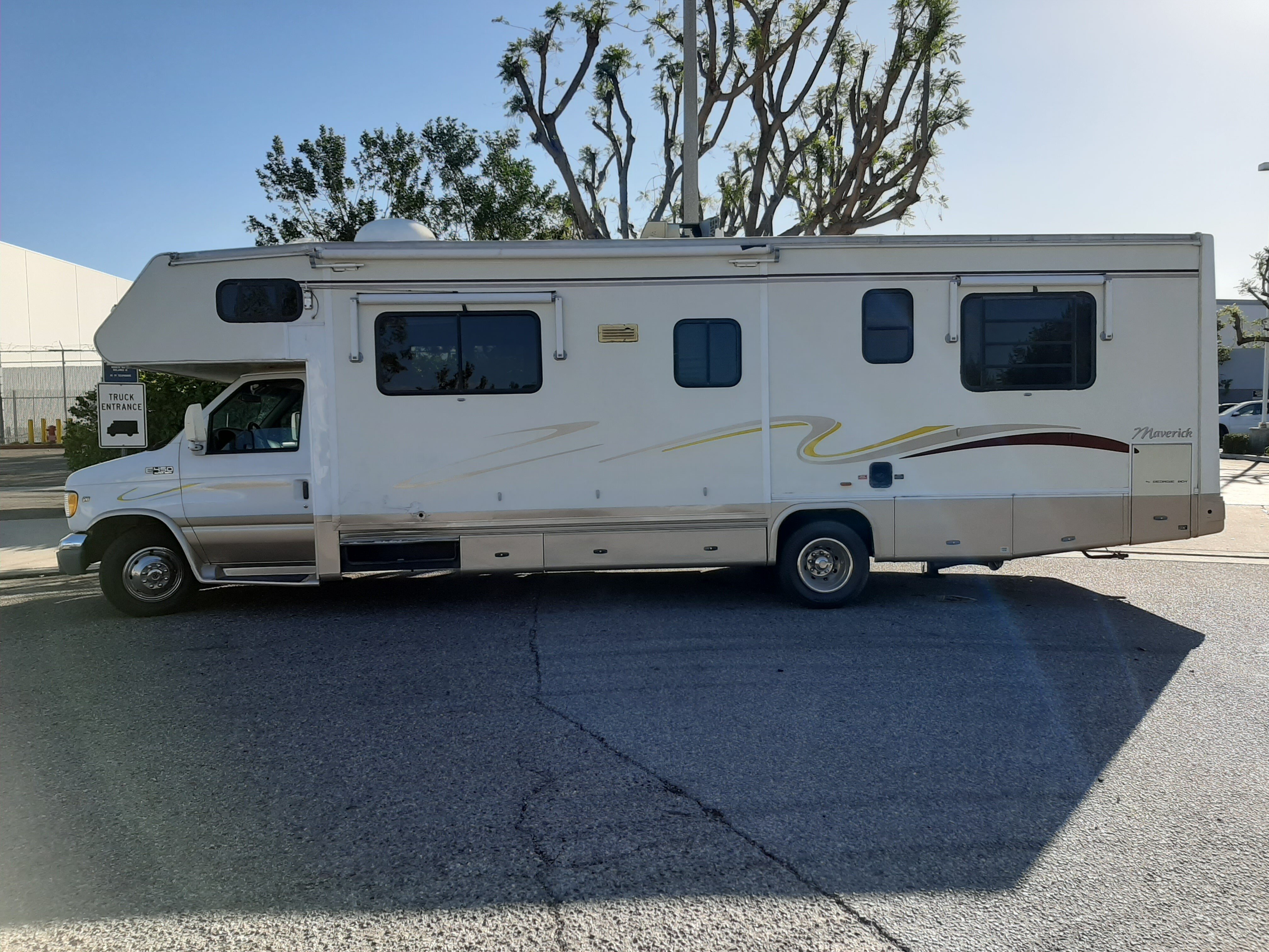 Class C Motorhome Rvs For Sale Rvs On Autotrader