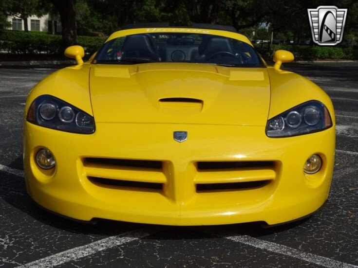 Thumbnail Photo undefined for 2005 Dodge Viper