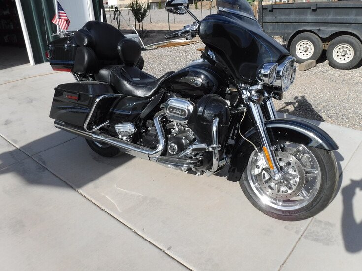 Thumbnail Photo undefined for 2013 Harley-Davidson CVO 105th Anniversary