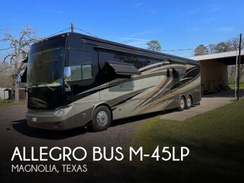 2015 Tiffin Allegro Bus