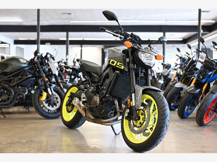 Thumbnail Photo undefined for 2016 Yamaha FZ-09