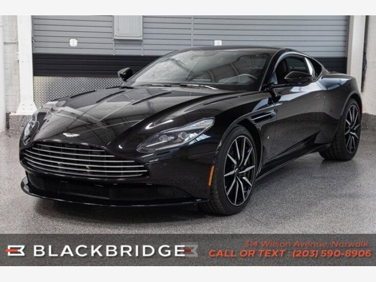 Thumbnail Photo undefined for 2017 Aston Martin DB11 Coupe