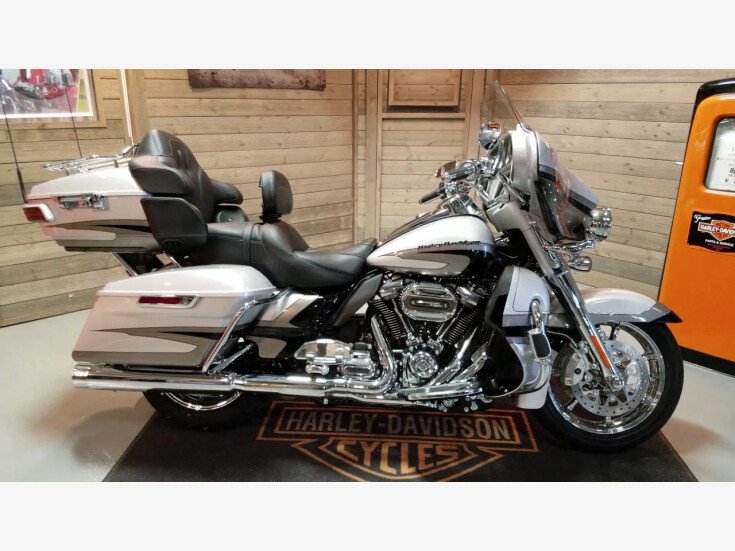 Thumbnail Photo undefined for New 2017 Harley-Davidson CVO Electra Glide Ultra Limited
