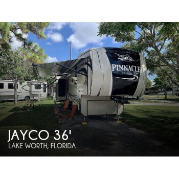 2017 JAYCO Pinnacle