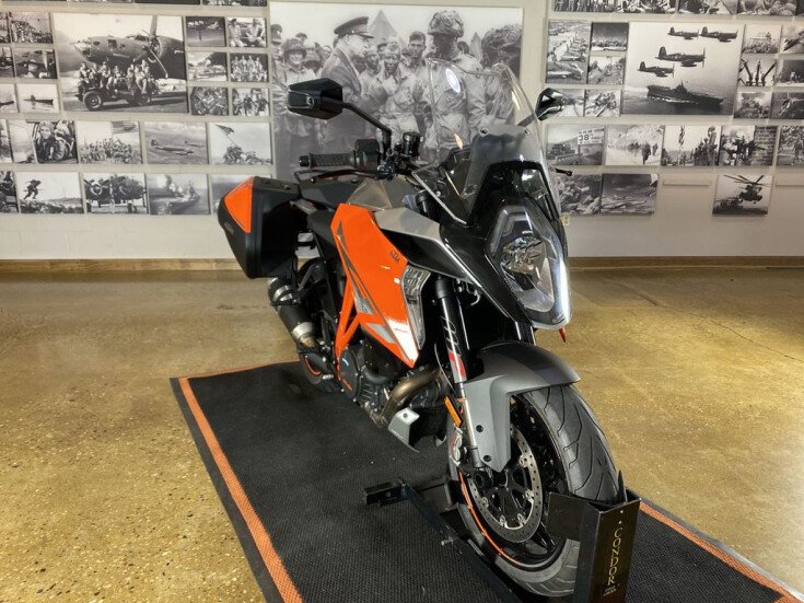 17 Ktm 1290 Super Duke Gt For Sale Near Chicago Illinois Motorcycles On Autotrader