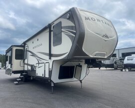 2017 Keystone Montana for sale 300457356