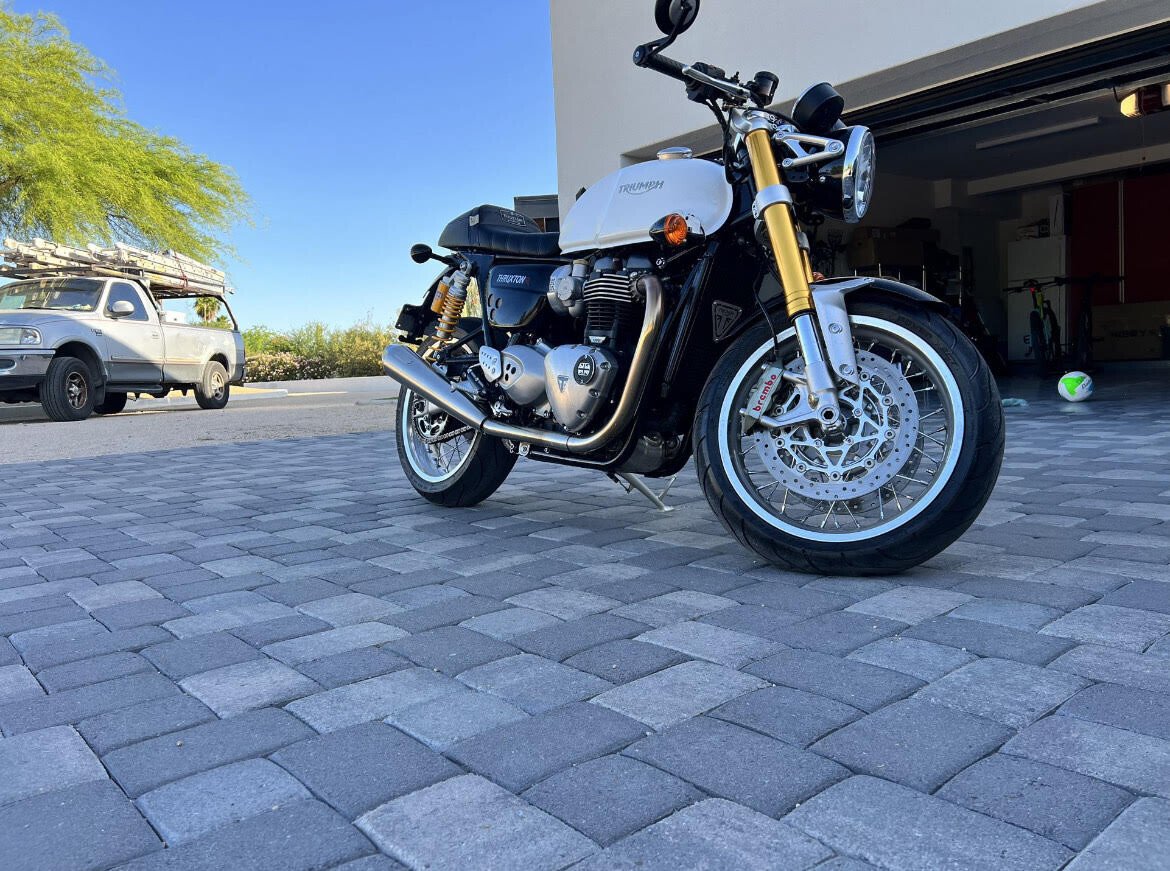 2015 triumph deals thruxton for sale