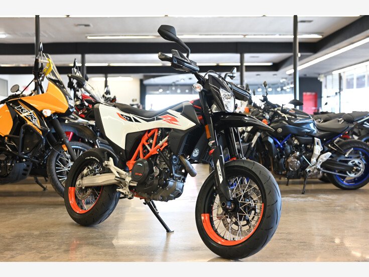 Thumbnail Photo undefined for 2019 KTM 690 SMC R