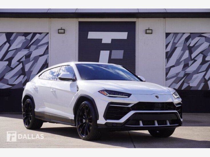 Photo for 2019 Lamborghini Urus