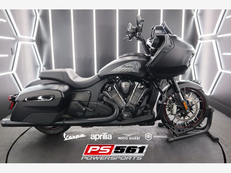 Thumbnail Photo undefined for 2020 Indian Challenger Dark w/ ABS
