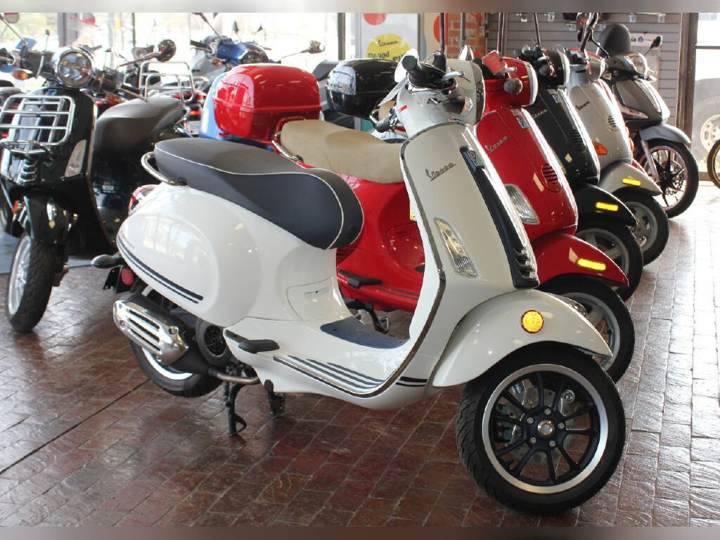 Preiser 10128 Motor Scooter Vespa Riders H0 for sale online 