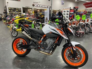 2021 KTM 890