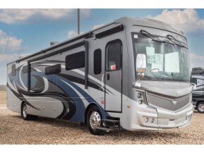 New 2022 Fleetwood Discovery 38W