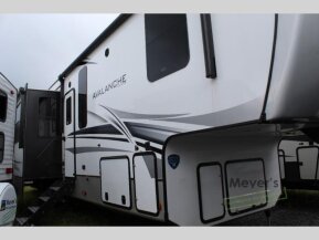 2022 Keystone Avalanche 390DS for sale 300399920
