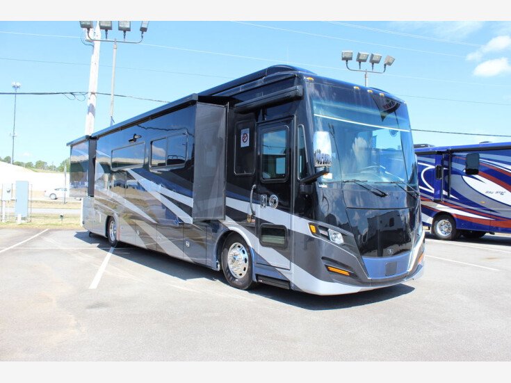 Thumbnail Photo undefined for New 2022 Tiffin Allegro Red