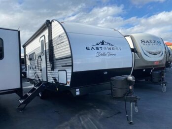 New 2023 East to West Della Terra