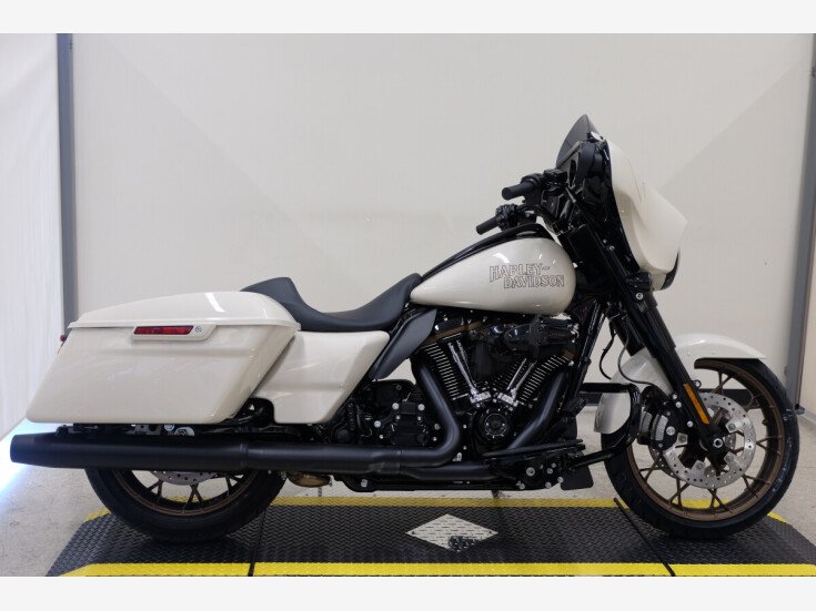 Thumbnail Photo undefined for New 2023 Harley-Davidson Touring Street Glide
