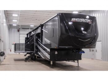 2023 JAYCO Seismic