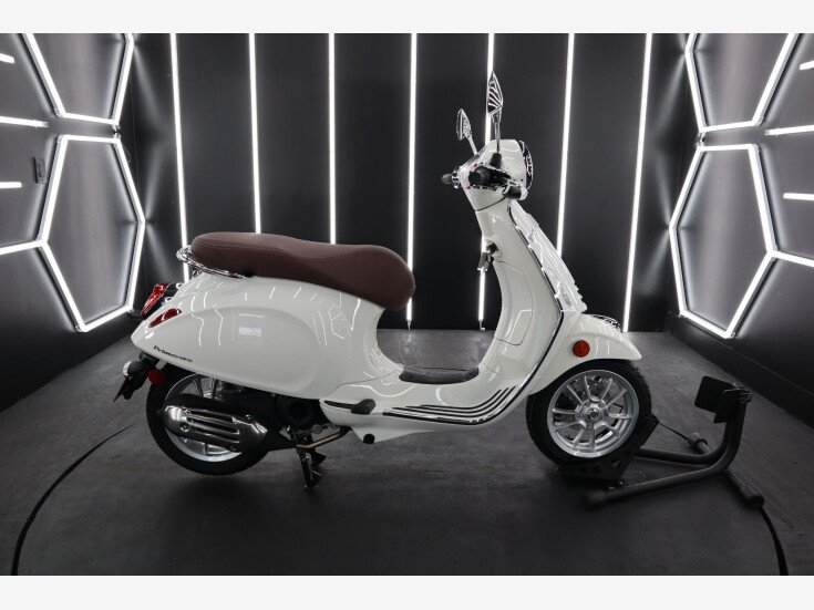 Thumbnail Photo undefined for New 2023 Vespa Primavera 50