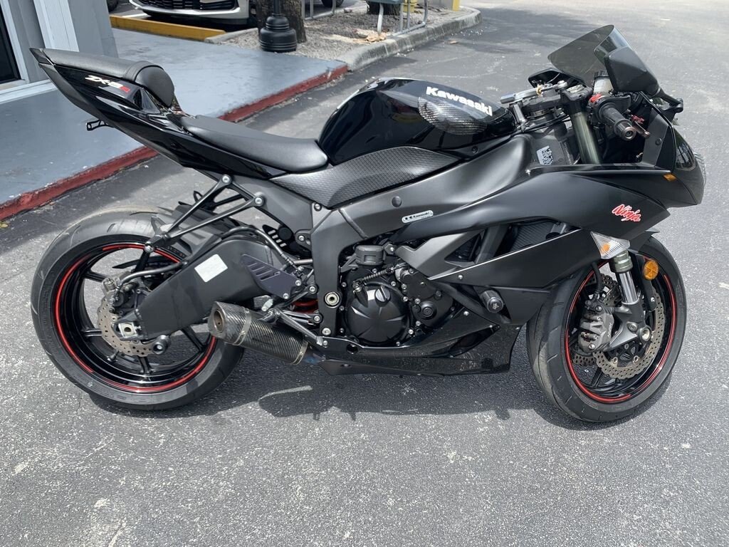 kawasaki ninja zx6r 2011